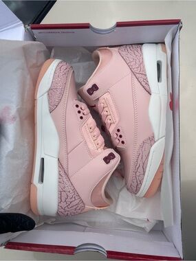 Pink Jordan Retro 3